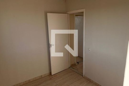 Sala de apartamento para alugar com 2 quartos, 40m² em Santa Cruz, Rio de Janeiro