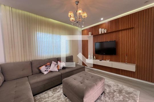 Sala 1 de casa à venda com 4 quartos, 400m² em A Definir Em Campo, Contagem