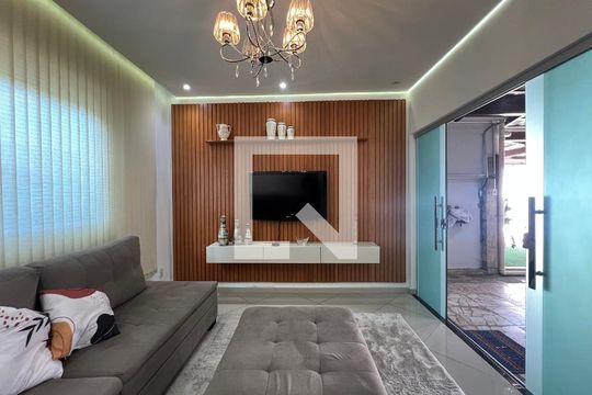 Sala 1 de casa à venda com 4 quartos, 400m² em A Definir Em Campo, Contagem
