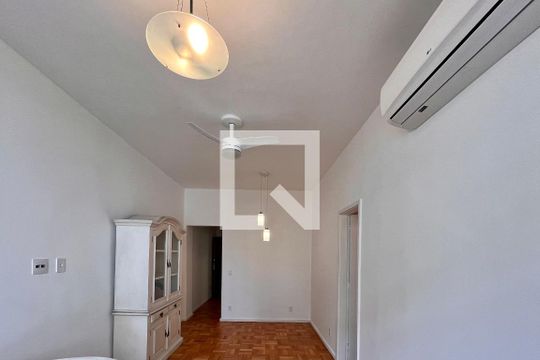 Sala  de apartamento para alugar com 3 quartos, 90m² em Lagoa, Rio de Janeiro
