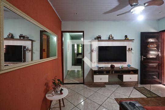 Sala de casa à venda com 2 quartos, 138m² em Vila Lucinda, Santo André