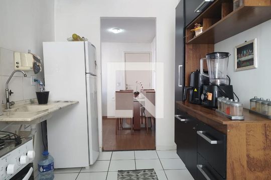 Cozinha de apartamento para alugar com 2 quartos, 42m² em Residencial Cosmos, Campinas