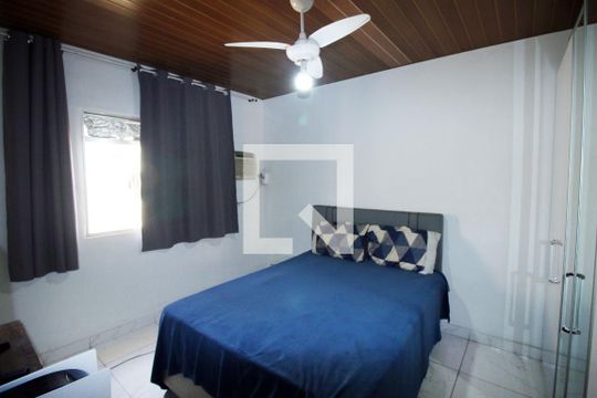 Quarto 1 de casa à venda com 2 quartos, 300m² em Vila Kosmos, Rio de Janeiro