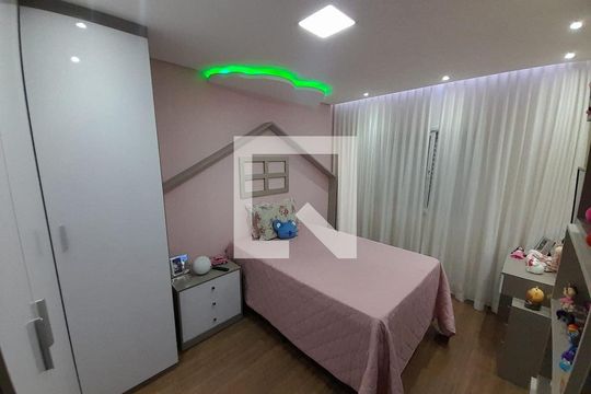 Quarto de casa à venda com 3 quartos, 198m² em Vila Alice, Santo André