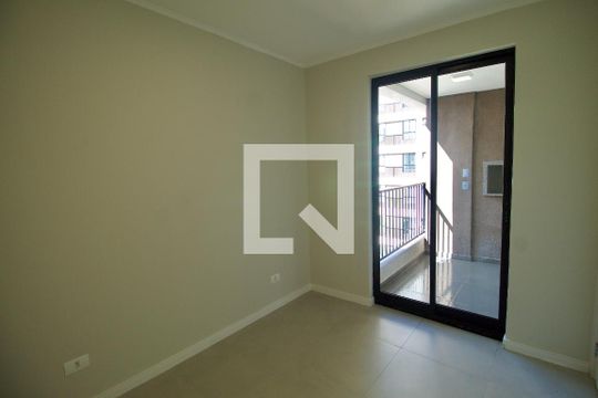 Quarto 1 de apartamento para alugar com 2 quartos, 45m² em Atuba, Curitiba