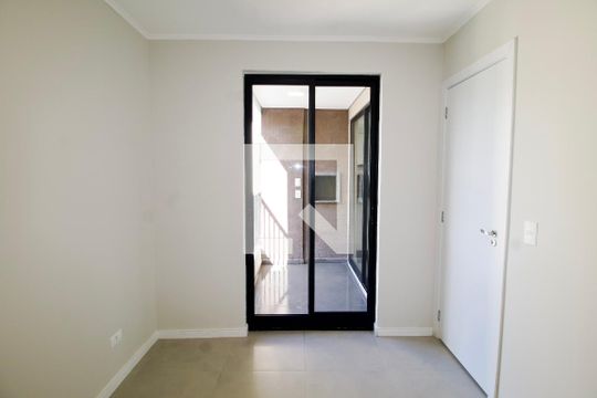 Quarto 1 de apartamento para alugar com 2 quartos, 45m² em Atuba, Curitiba