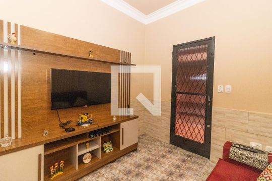 Sala de casa à venda com 5 quartos, 270m² em Realengo, Rio de Janeiro