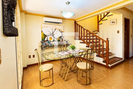 Sala de casa à venda com 3 quartos, 140m² em Guarani, Novo Hamburgo