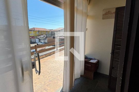 Espaço sala de casa à venda com 4 quartos, 388m² em Jardim São Luis, Barueri