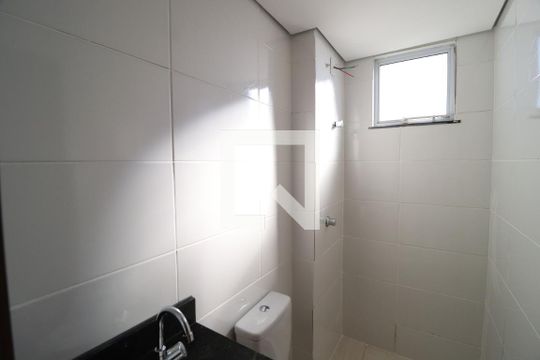 Banheiro Social de apartamento para alugar com 2 quartos, 50m² em Jardim Europa, Uberlândia