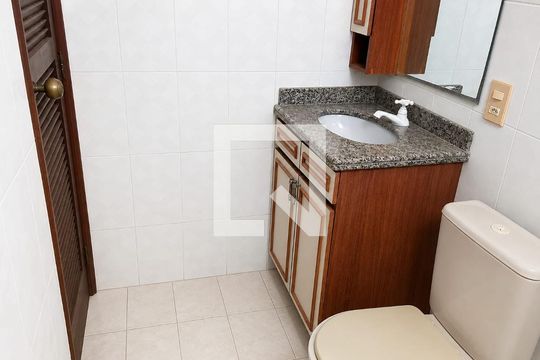 Banheiro de casa para alugar com 2 quartos, 120m² em Quintino Bocaiúva, Rio de Janeiro
