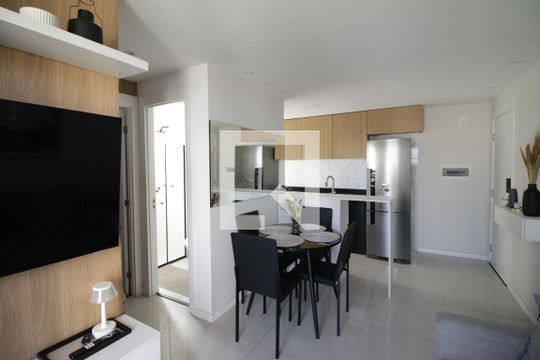 Sala de apartamento à venda com 2 quartos, 43m² em Anil, Rio de Janeiro