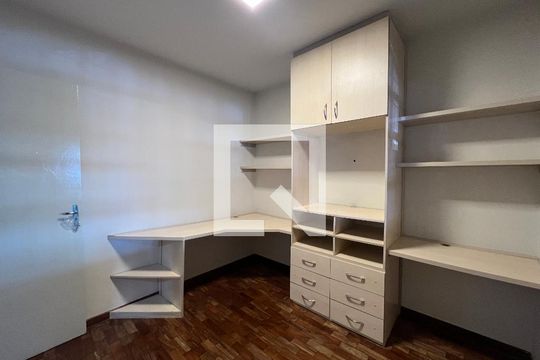 Quarto 1 de casa à venda com 3 quartos, 180m² em Serrano, Belo Horizonte