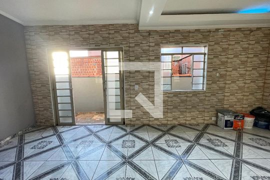 Sala de casa para alugar com 3 quartos, 55m² em Jardim Esmeralda, São Paulo