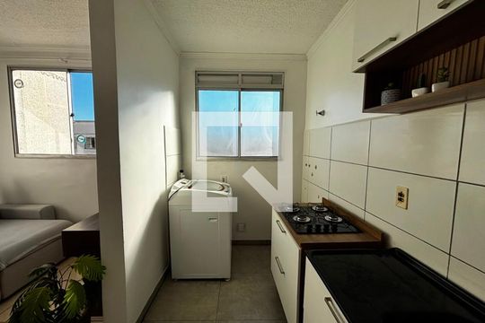 Apartamento para alugar com 2 quartos, 45m² em COHAB B, Gravataí