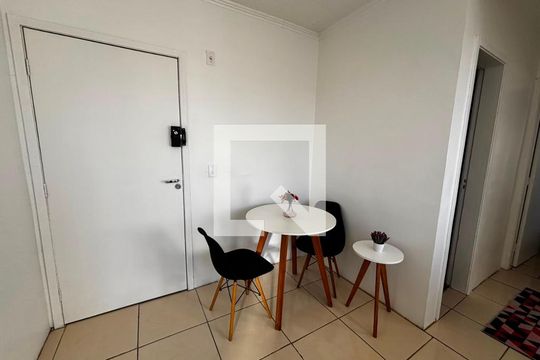 Apartamento para alugar com 2 quartos, 45m² em COHAB B, Gravataí