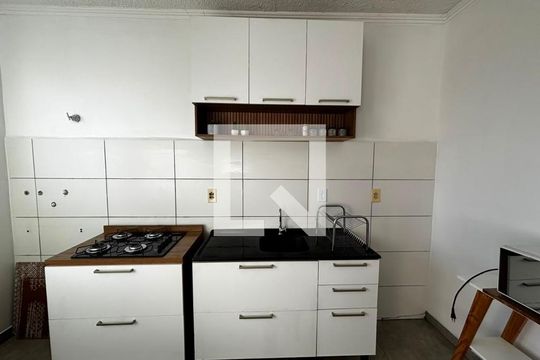 Apartamento para alugar com 2 quartos, 45m² em COHAB B, Gravataí