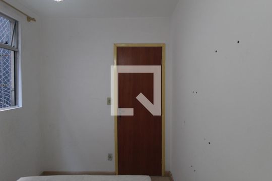 Quarto 1 de apartamento para alugar com 2 quartos, 44m² em Heliópolis, Belo Horizonte