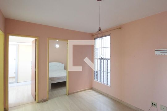 Sala de apartamento para alugar com 2 quartos, 44m² em Heliópolis, Belo Horizonte
