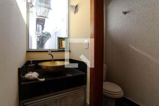Lavabo de casa para alugar com 3 quartos, 200m² em Vila Oliveira, Mogi das Cruzes