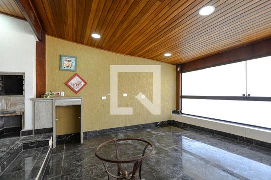 Churrasqueira de casa para alugar com 3 quartos, 200m² em Vila Oliveira, Mogi das Cruzes