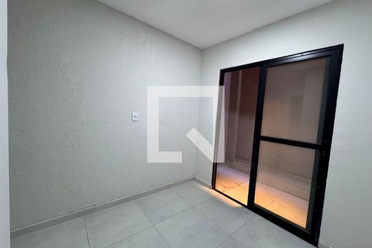 Quarto de kitnet/studio para alugar com 1 quarto, 25m² em Km 18, Osasco