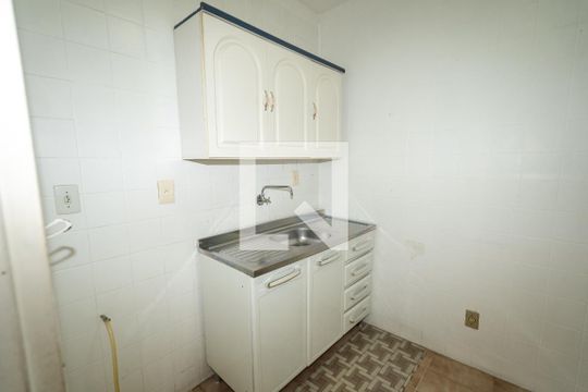 Cozinha de apartamento para alugar com 2 quartos, 64m² em Jardim Itu, Porto Alegre
