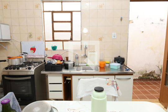 Cozinha de casa à venda com 3 quartos, 250m² em Parque Santa Rita, São Paulo