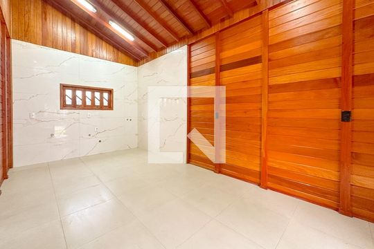 Sala de casa para alugar com 2 quartos, 42m² em Ingleses do Rio Vermelho, Florianópolis