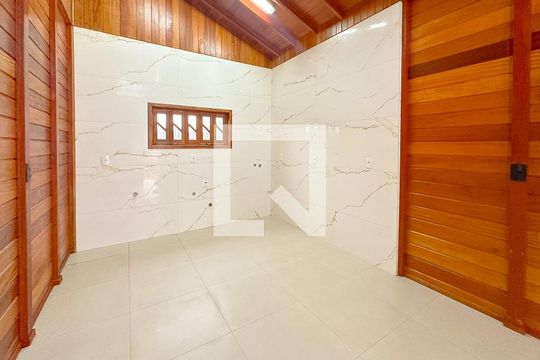 Sala de casa para alugar com 2 quartos, 42m² em Ingleses do Rio Vermelho, Florianópolis