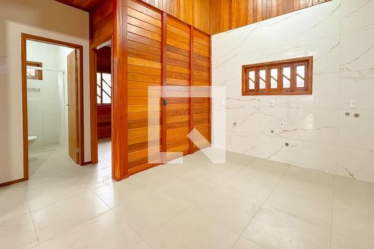 Sala de casa para alugar com 2 quartos, 42m² em Ingleses do Rio Vermelho, Florianópolis