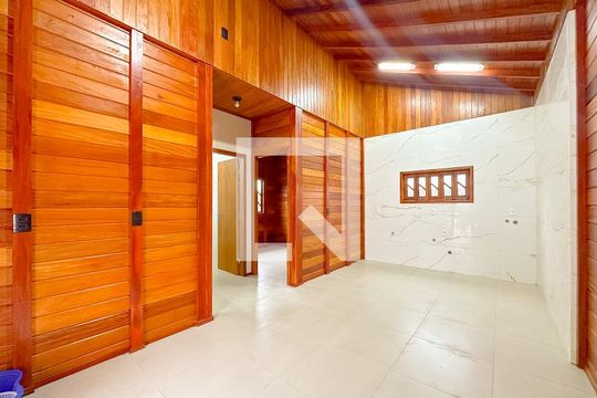 Sala de casa para alugar com 2 quartos, 42m² em Ingleses do Rio Vermelho, Florianópolis