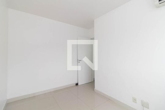 Quarto 2 de apartamento para alugar com 2 quartos, 52m² em Cristal, Porto Alegre