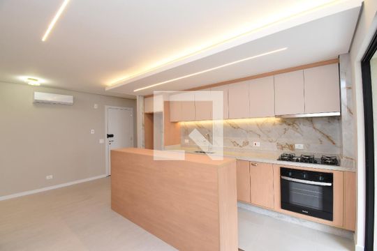 Sala e Cozinha de apartamento à venda com 2 quartos, 62m² em Tingui, Curitiba