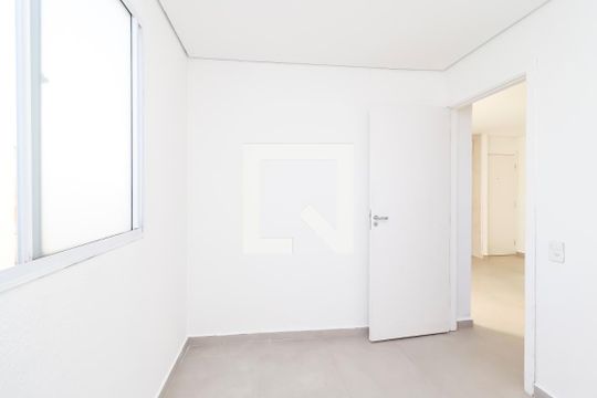Quarto 1 de apartamento para alugar com 2 quartos, 45m² em Jardins Recanto das Rosas, São Paulo