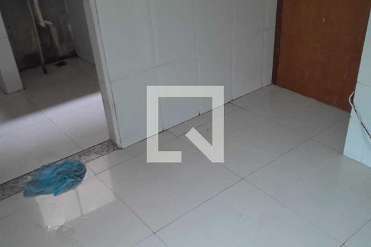 Sala de apartamento para alugar com 2 quartos, 75m² em Covanca, São Gonçalo