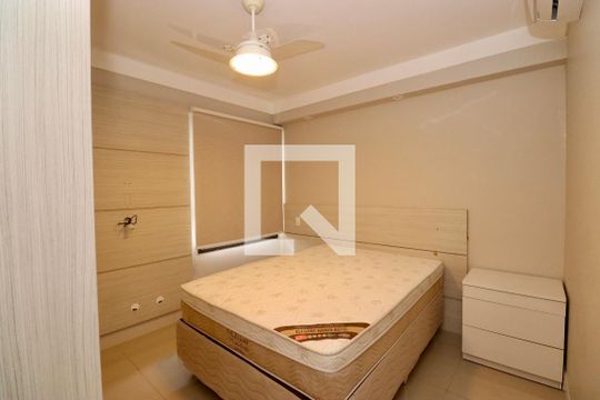 Quarto  de apartamento para alugar com 1 quarto, 54m² em Alphaville I, Salvador