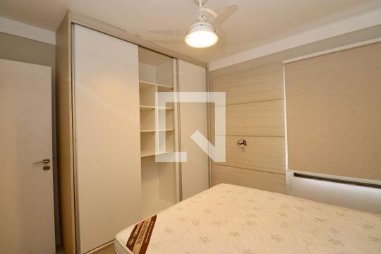 Quarto  de apartamento para alugar com 1 quarto, 54m² em Alphaville I, Salvador