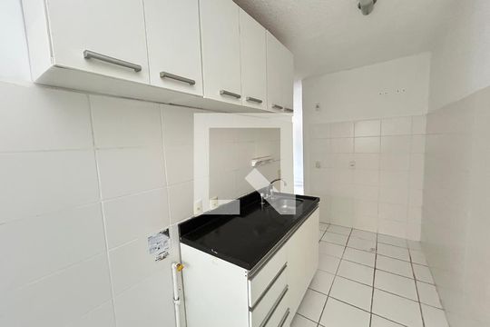 Cozinha de apartamento para alugar com 2 quartos, 44m² em Pavuna, Nilópolis