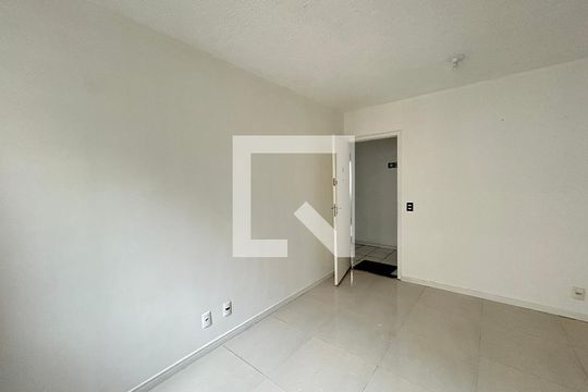 Sala de apartamento para alugar com 2 quartos, 44m² em Pavuna, Nilópolis
