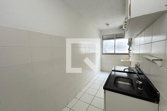 Cozinha de apartamento para alugar com 2 quartos, 44m² em Pavuna, Nilópolis