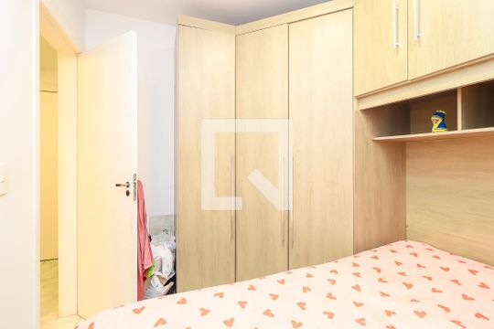 Quarto 1 de apartamento à venda com 2 quartos, 40m² em Itaquera, São Paulo