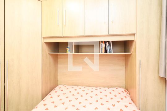 Quarto 1 de apartamento à venda com 2 quartos, 40m² em Itaquera, São Paulo