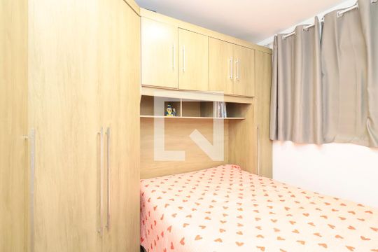 Quarto 1 de apartamento à venda com 2 quartos, 40m² em Itaquera, São Paulo