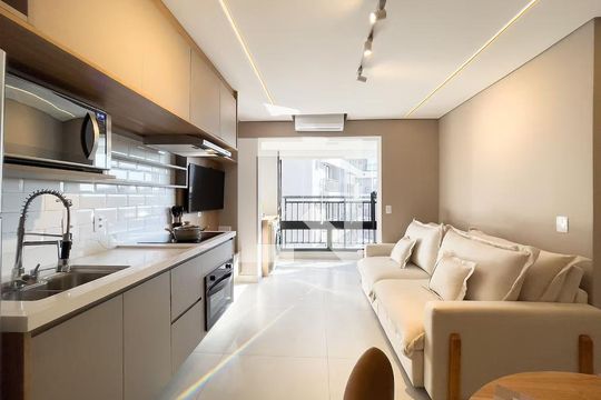 Sala/Cozinha de apartamento para alugar com 2 quartos, 40m² em Cidade Jardim, São Paulo
