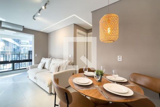 Sala/Cozinha de apartamento para alugar com 2 quartos, 40m² em Cidade Jardim, São Paulo