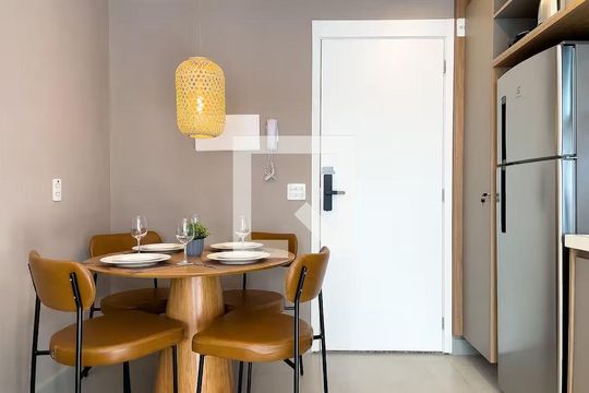 Sala/Cozinha de apartamento para alugar com 2 quartos, 40m² em Cidade Jardim, São Paulo