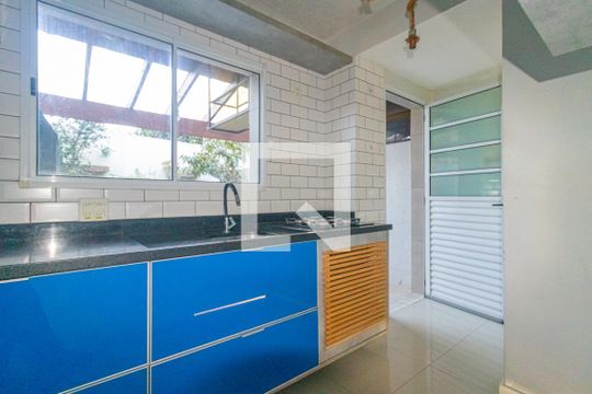 Cozinha de casa de condomínio para alugar com 2 quartos, 100m² em Igara, Canoas