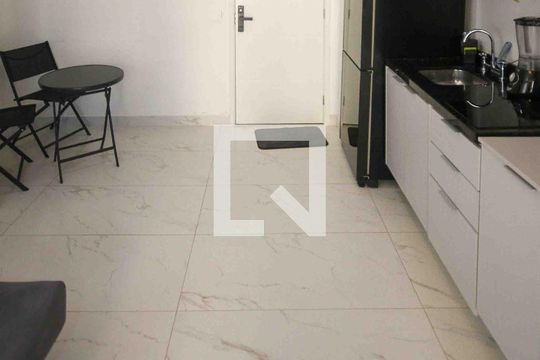 Sala e Cozinha de apartamento para alugar com 1 quarto, 35m² em Jardim Independência (são Paulo), São Paulo
