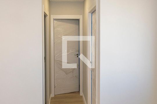 Sala de apartamento à venda com 2 quartos, 46m² em Ramos, Rio de Janeiro